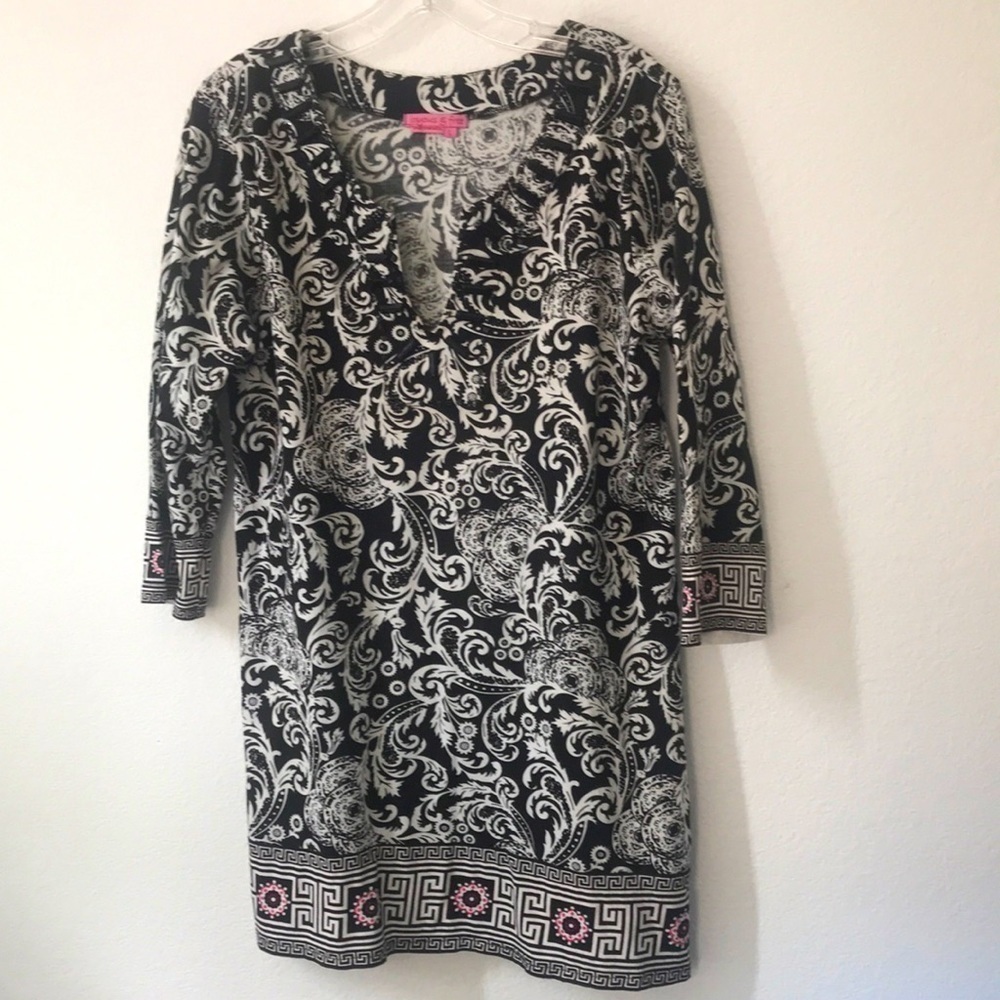 Fabulous swimsuit coverup w/ blacks stones!